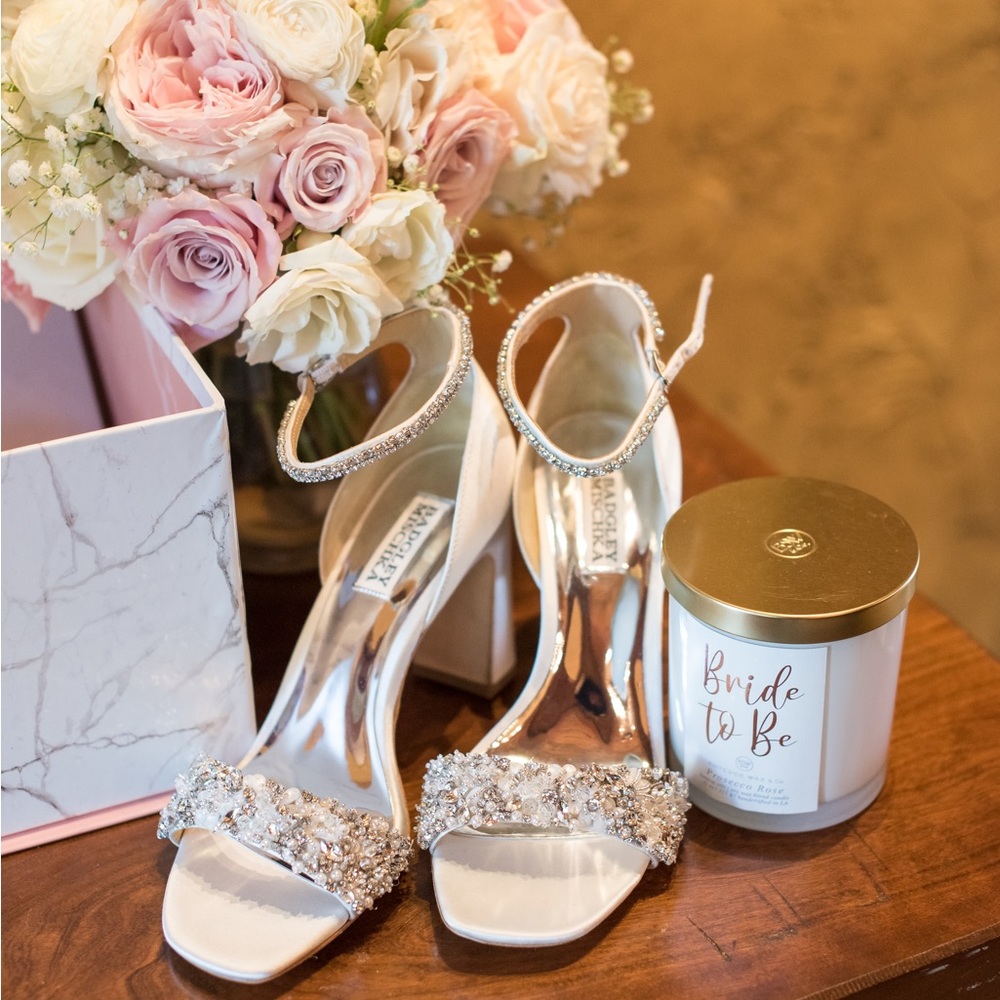 Badgley Mischka Heeled Sandal Size 8, Soft White